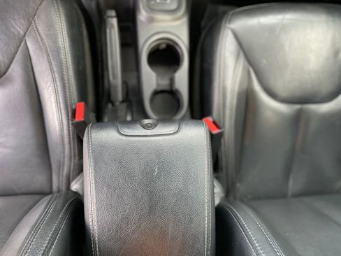 Used 2018 Jeep Wrangler Unlimited Sahara image 23