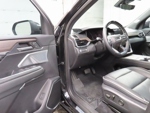 Used 2025 GMC Acadia Denali w/ Super Cruise Package image 44