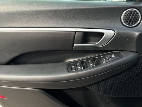 Used 2025 Hyundai Sonata SEL FWD image 12