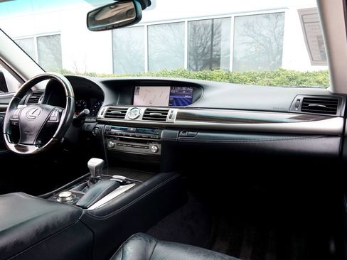 Used 2013 Lexus LS 460 image 7