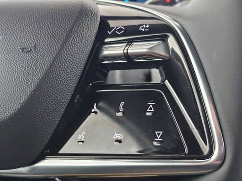 New 2026 Cadillac Optiq Luxury 1 image 29