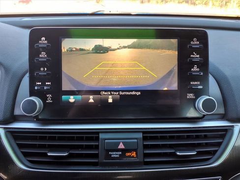 Used 2018 Honda Accord Sport image 14