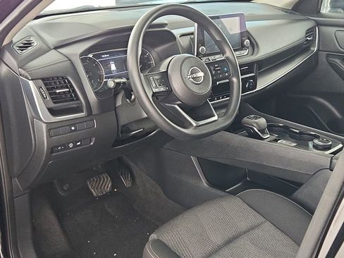 Used 2024 Nissan Rogue SV AWD/4WD image 16