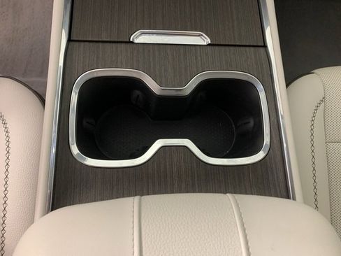 Used 2024 GMC Acadia Denali w/ Super Cruise Package image 30