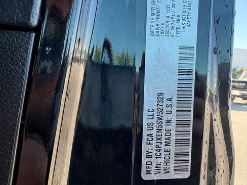 Used 2025 Jeep Wrangler Unlimited Sahara AWD/4WD image 33