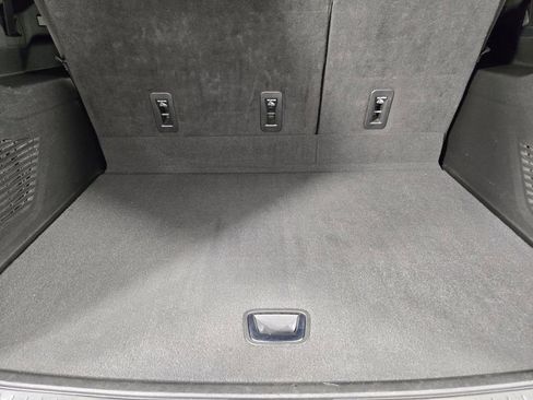 Used 2022 Chevrolet Suburban Premier RWD image 36