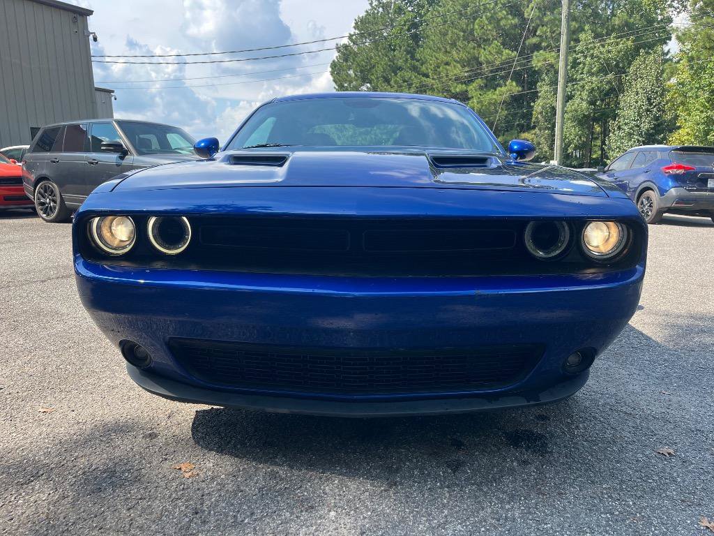 Used 2020 Dodge Challenger SXT w/ Blacktop Package RWD image 2