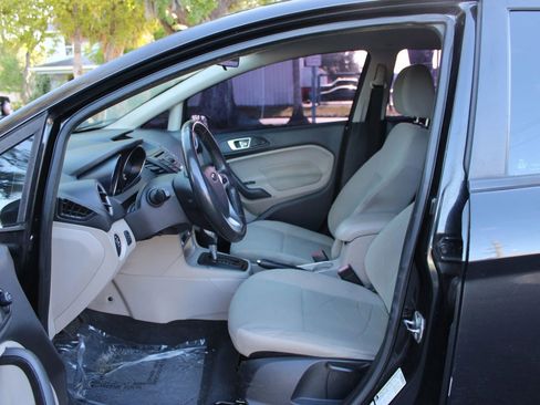 Used 2015 Ford Fiesta SE FWD image 6