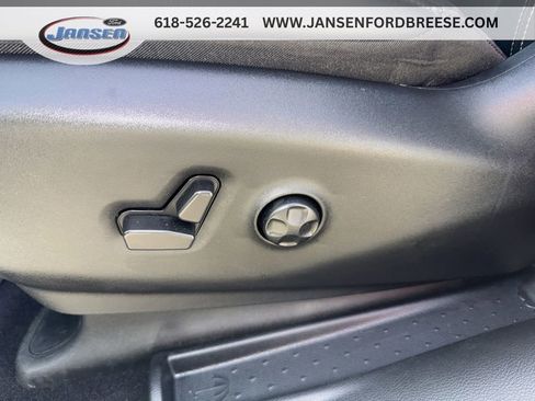 Used 2025 Chrysler Pacifica Select FWD image 11