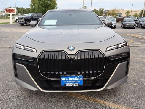 Used 2024 BMW 740i RWD image 2