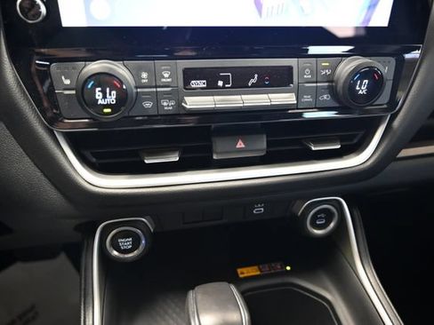Used 2024 Toyota Grand Highlander AWD image 18
