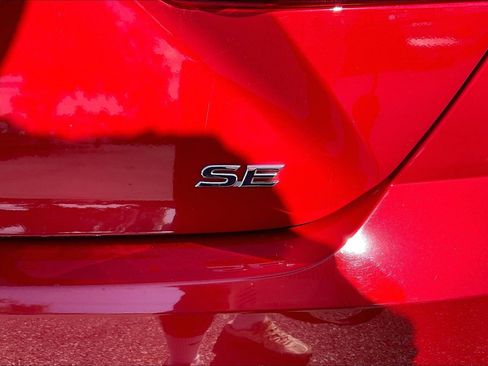 Used 2025 Toyota Camry SE FWD image 10