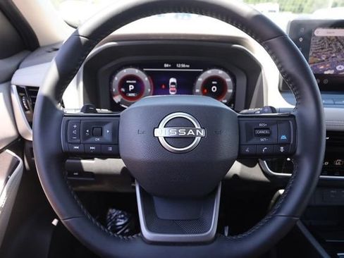 Certified 2025 Nissan Rogue SL w/ SL Premium Package AWD/4WD image 12
