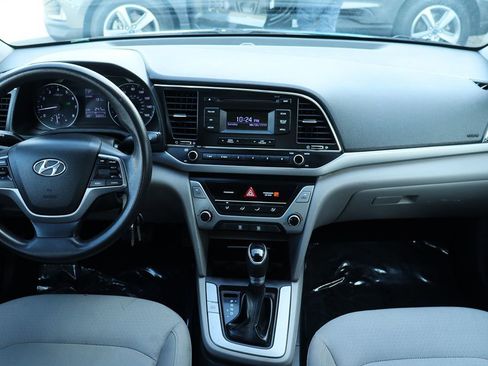 Used 2017 Hyundai Elantra SE image 32
