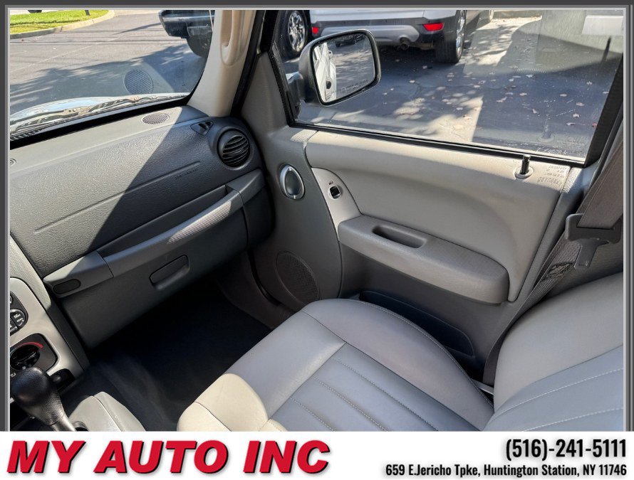 Used 2007 Jeep Liberty Limited AWD/4WD image 13