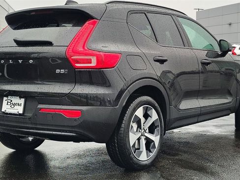 New 2026 Volvo XC40 B5 Core w/ Climate Package image 3