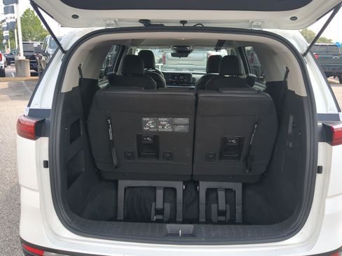 Certified 2024 Kia Carnival LX FWD image 20