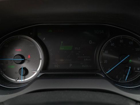 Used 2021 Toyota Venza XLE image 45