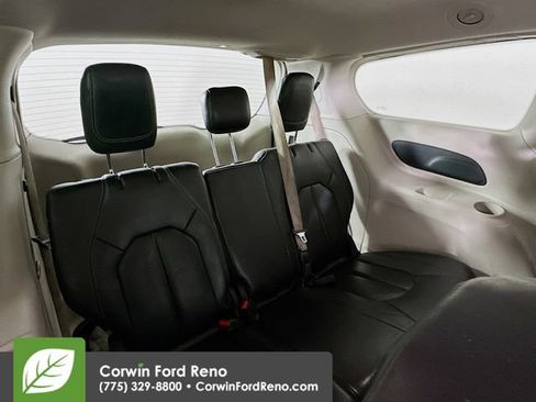 Used 2020 Chrysler Voyager Lxi FWD image 23