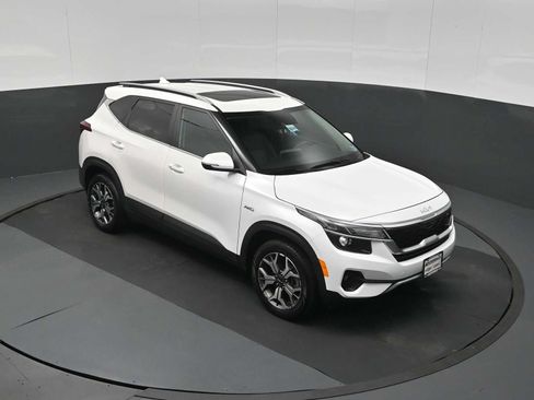 Used 2023 Kia Seltos EX AWD/4WD image 10