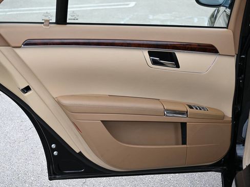 Used 2007 Mercedes-Benz S 550 image 21