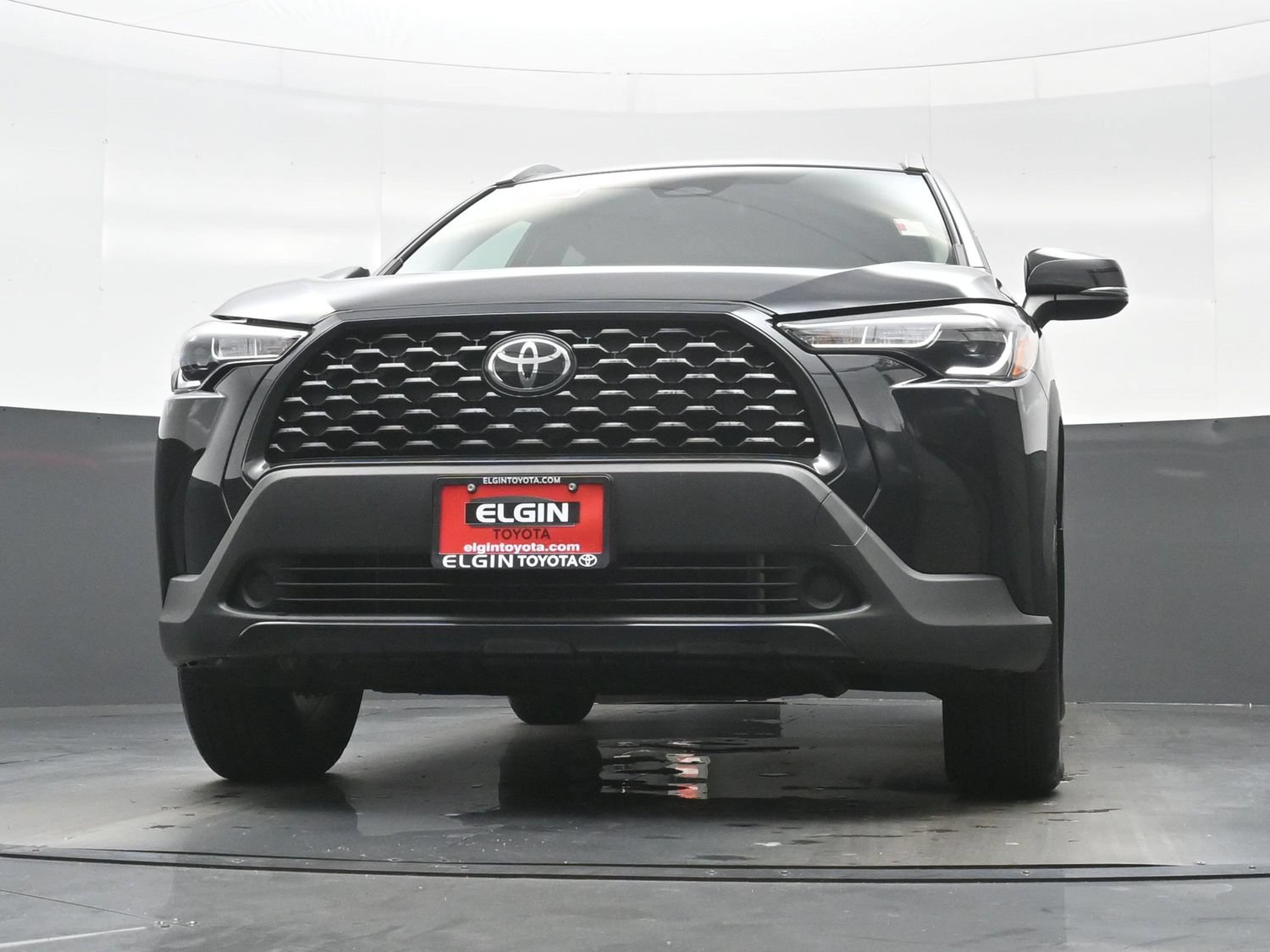 Used 2023 Toyota Corolla Cross LE AWD/4WD image 26