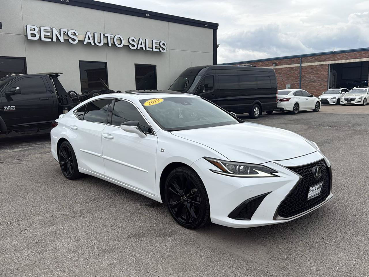 Used 2019 Lexus ES 350 F Sport w/ Accessory Package 2 FWD image 4