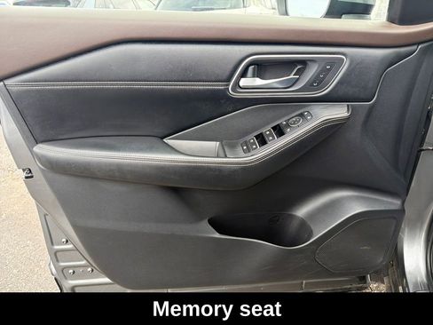 Used 2023 Nissan Rogue Platinum w/ Platinum Premium Package image 15