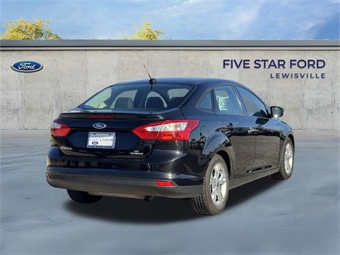 Used 2014 Ford Focus SE w/ SE Winter Package image 4