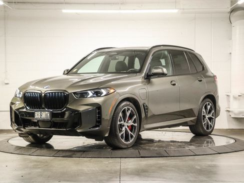 Used 2026 BMW X5 xDrive50e AWD/4WD image 3