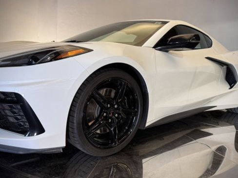 Used 2023 Chevrolet Corvette Stingray Premium Cpe w/ Z51 Performance Package image 23
