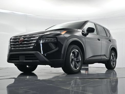 Used 2025 Nissan Rogue SV FWD image 23