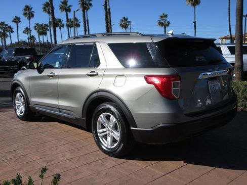 Certified 2020 Ford Explorer XLT image 2