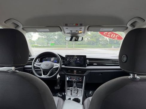 Used 2025 Volkswagen Jetta S FWD image 33