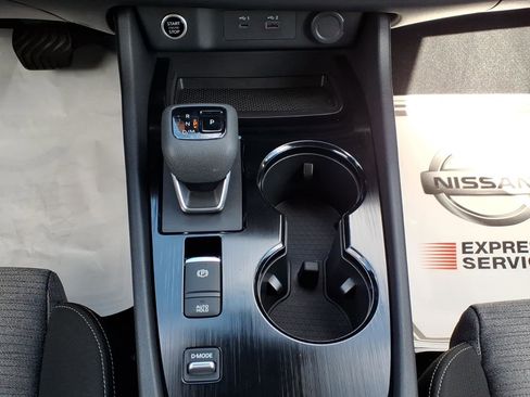 Certified 2023 Nissan Rogue SV image 22