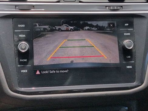 Used 2022 Volkswagen Tiguan SE R-Line FWD image 27