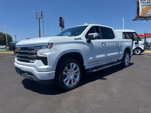 New 2026 Chevrolet Silverado 1500 High Country w/ High Country Premium Package AWD/4WD image 2