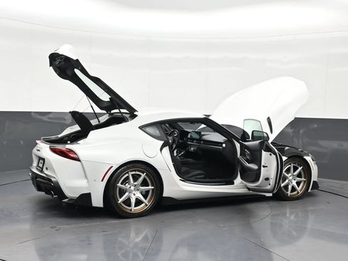 Used 2021 Toyota Supra w/ Safety & Technology Package RWD image 31
