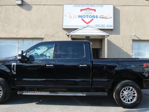 Used 2021 Ford F250 XLT w/ XLT Premium Package AWD/4WD image 5