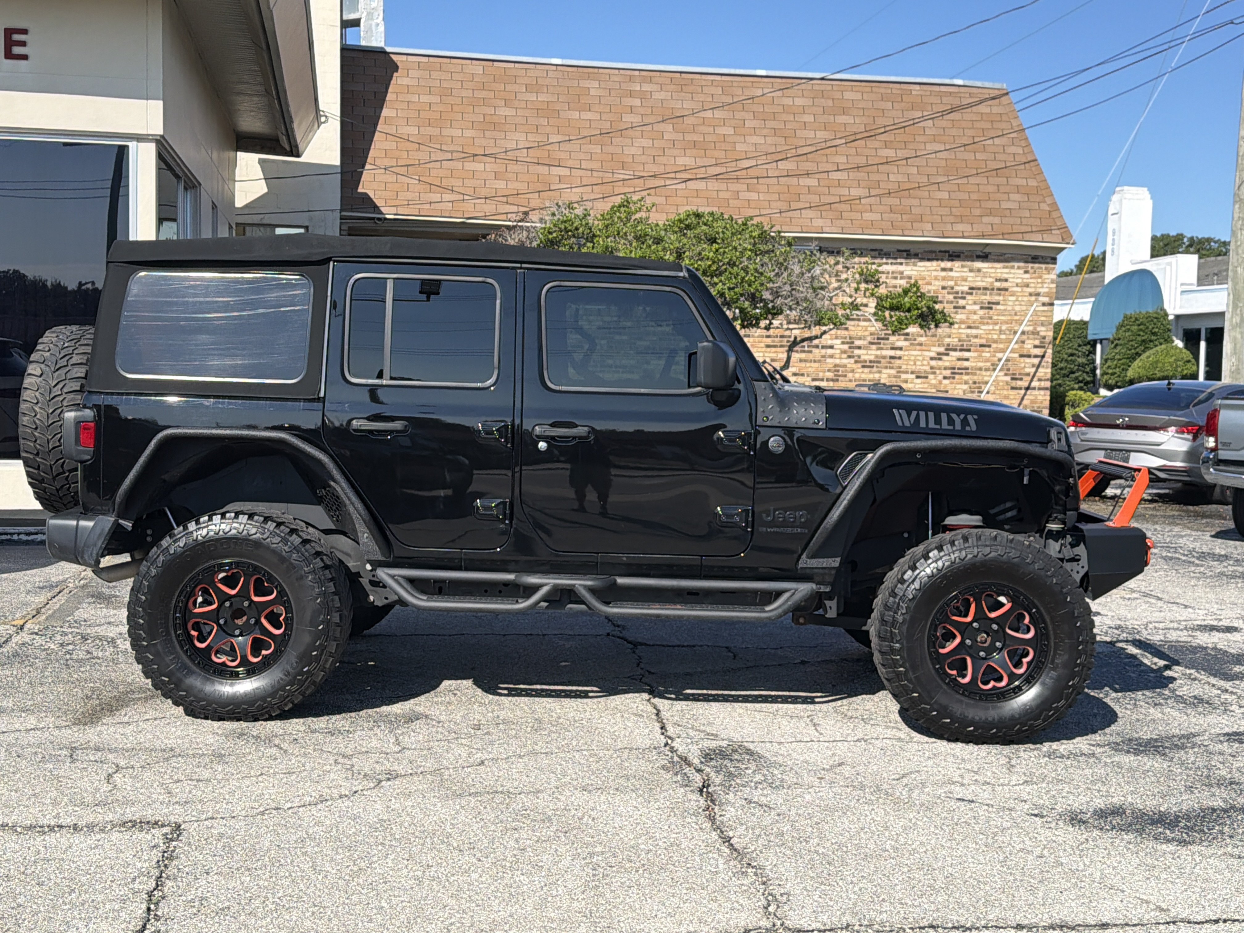 Used 2024 Jeep Wrangler Unlimited Sport AWD/4WD image 2