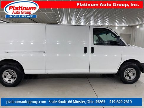 Used 2016 Chevrolet Express 3500 Extended RWD image 6