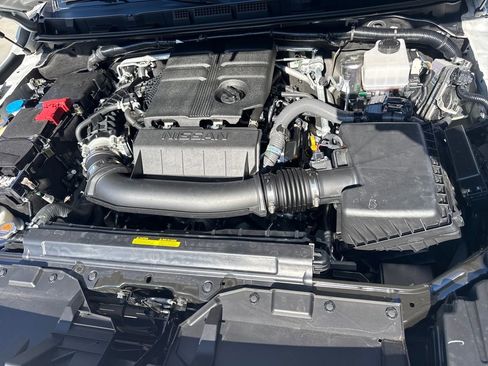 Used 2024 Nissan Frontier SV w/ SV Convenience Package image 28