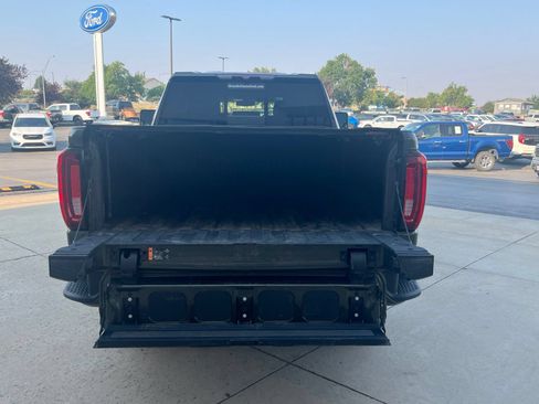 Used 2022 GMC Sierra 3500 AT4 w/ AT4 Preferred Package AWD/4WD image 7