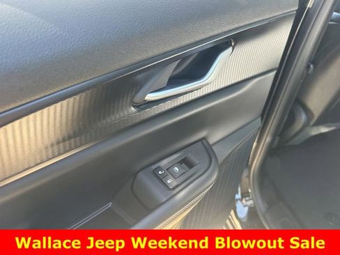 Used 2024 Jeep Grand Cherokee Altitude AWD/4WD image 11