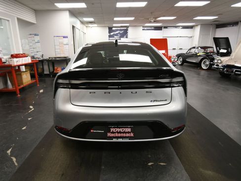 Used 2023 Toyota Prius Prime FWD image 7
