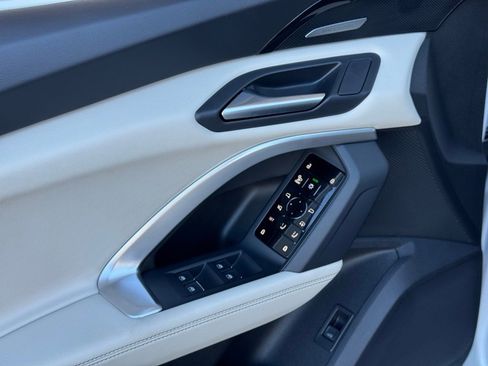 New 2025 Audi Q5 2.0T Premium image 19