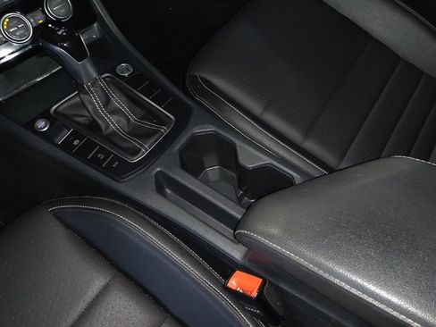 Used 2024 Volkswagen Jetta SE image 26