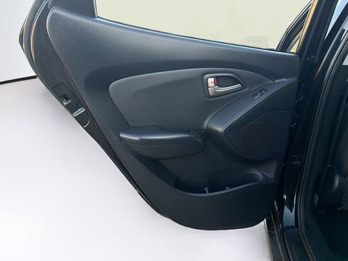 Used 2010 Hyundai Tucson GLS w/ Popular Equipment Pkg 2 FWD image 23