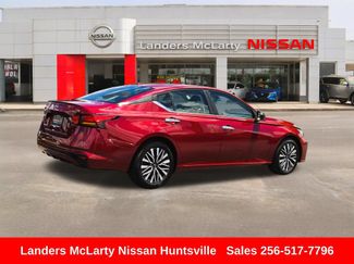 Used 2024 Nissan Altima 2.5 SV FWD video 3