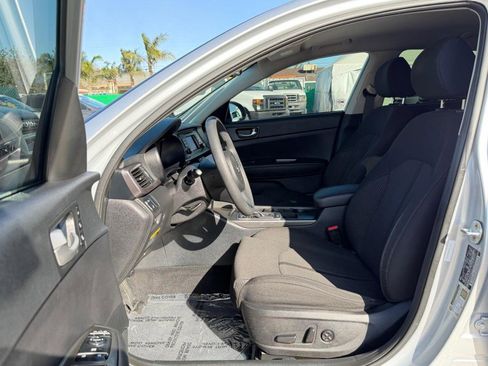 Used 2016 Kia Optima LX w/ LX Convenience Package image 17